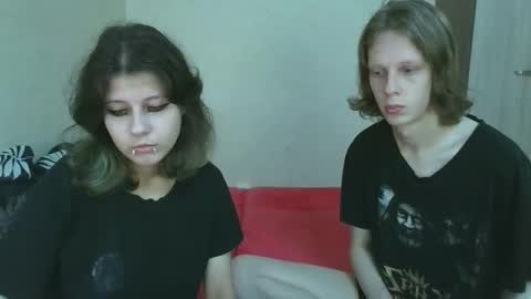 Snapshot of crystal_porn_love chatting on 10/14/25, 01:23 Crystal and Marcl online show from 10/14/25, 01:23