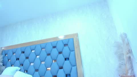 crystal_sm online show from 04/14/26, 03:01