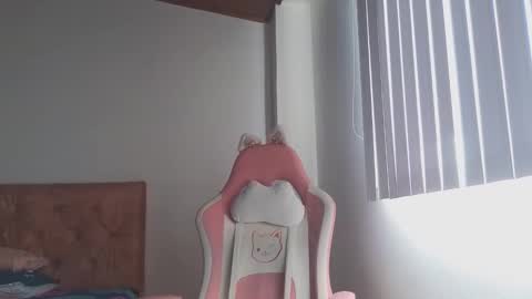 Crystal Blaze online show from 10/25/25, 02:24