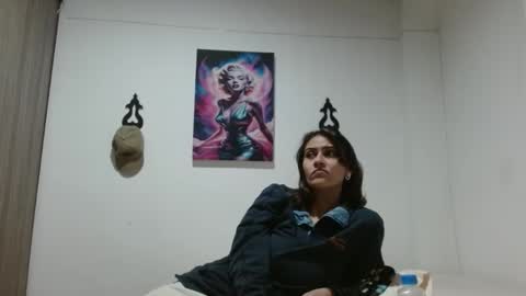 Crystal Blaze online show from 04/21/26, 02:48