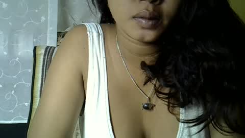crystalbellax online show from 05/18/26, 05:57
