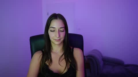 Crystalbrunette18 online show from 06/04/26, 06:47