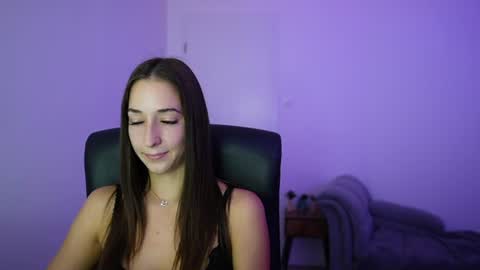 Crystalbrunette18 online show from 07/10/26, 01:03