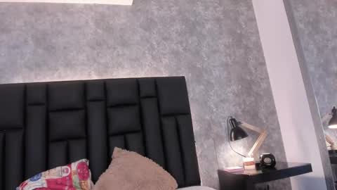 Crystal online show from 11/26/25, 03:24