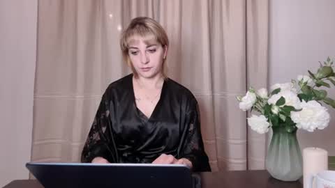 Snapshot of crystalfever_ chatting on 06/21/26, 08:00 Mary online show from 06/21/26, 08:00