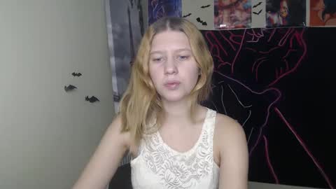 Stella online show from 11/25/25, 07:19