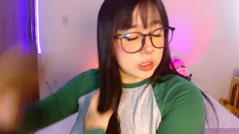 Snapshot of crystalitesq chatting on 05/09/26, 01:16 Olivia online show from 05/09/26, 01:16