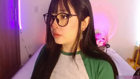 Snapshot of crystalitesq chatting on 05/28/26, 01:19 Olivia online show from 05/28/26, 01:19