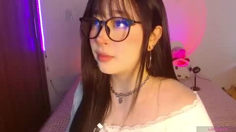 Snapshot of crystalitesq chatting on 06/18/26, 01:04 Olivia online show from 06/18/26, 01:04