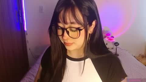 Snapshot of crystalitesq chatting on 07/14/26, 01:28 Olivia online show from 07/14/26, 01:28