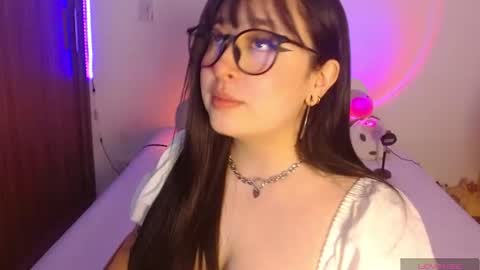 Snapshot of crystalitesq chatting on 07/24/26, 01:36 Olivia online show from 07/24/26, 01:36