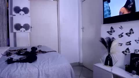 crystaljes online show from 11/13/25, 05:56