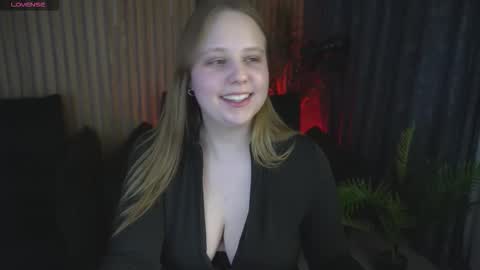 crystallpaws_ online show from 02/12/26, 06:52