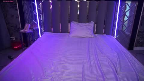 crystallpaws_ online show from 04/19/26, 05:40