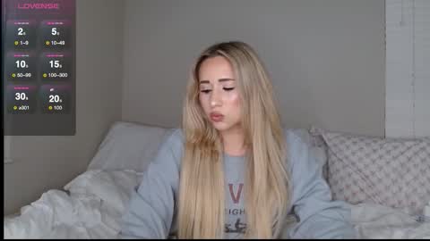 Nikki online show from 10/26/25, 01:00