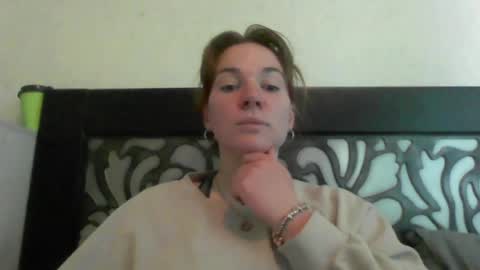 Snapshot of crystalvelvet chatting on 05/15/26, 03:19 crystalvelvet online show from 05/15/26, 03:19