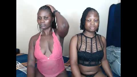crystalxebony online show from 11/18/25, 03:12