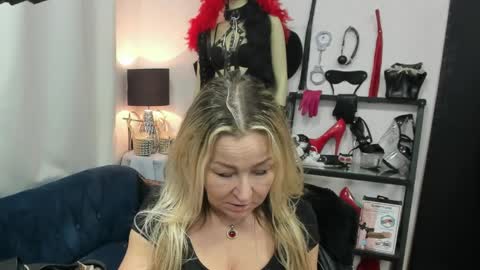 CrystalHotty online show from 04/01/26, 04:24