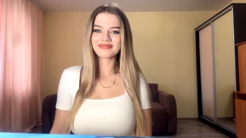 Jesi online show from 04/19/26, 07:40