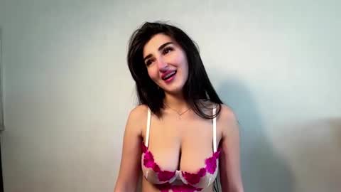 Snapshot of crystlepipkins chatting on 06/17/26, 01:12 Diana online show from 06/17/26, 01:12