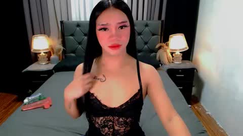 Snapshot of crytastal_lust1212 chatting on 06/11/26, 09:29 bea takashi online show from 06/11/26, 09:29