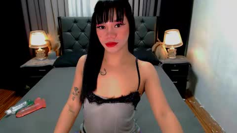 Snapshot of crytastal_lust1212 chatting on 06/27/26, 09:36 bea takashi online show from 06/27/26, 09:36