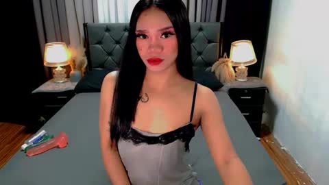 Snapshot of crytastal_lust1212 chatting on 07/04/26, 09:48 bea takashi online show from 07/04/26, 09:48