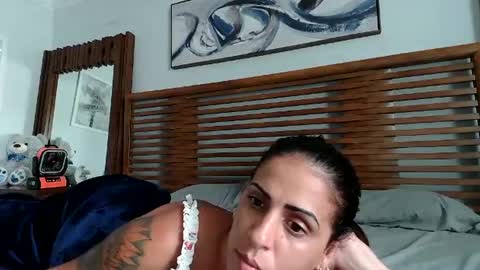 cubanrican1 online show from 09/25/25, 05:49