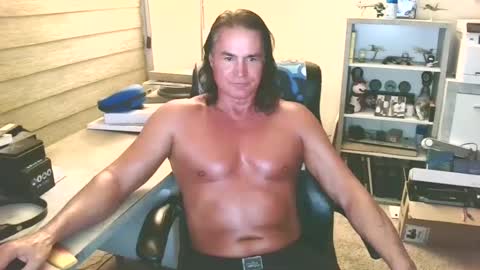 Snapshot of cucuforcocopuffs chatting on 09/13/25, 05:18 Yup... kinda old but Stop in and say hello online show from 09/13/25, 05:18