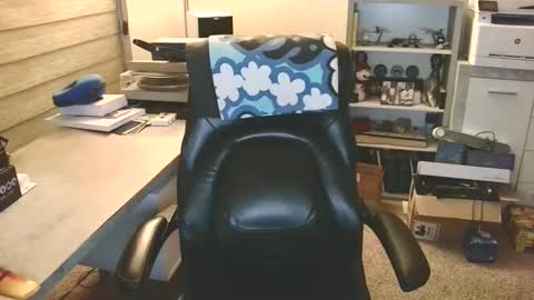 Yup... kinda old but Stop in and say hello online show from 04/11/26, 06:18