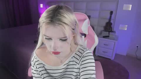 Cuddly Kitten online show from 09/22/25, 10:12