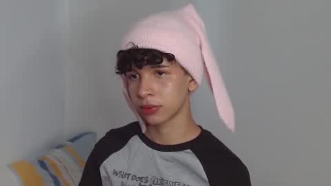 Cuddly online show from 12/06/24, 05:22