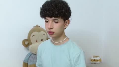 Cuddly online show from 09/14/25, 09:52