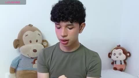 Cuddly online show from 10/27/25, 07:07