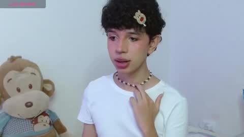 Cuddly online show from 11/30/25, 08:02