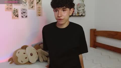 Cuddly online show from 04/21/26, 05:50