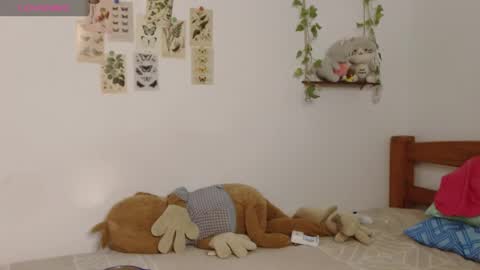 Snapshot of cuddly_twinkie chatting on 06/01/26, 06:48 Cuddly online show from 06/01/26, 06:48