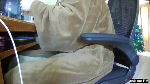 Snapshot of culonudo23 chatting on 12/22/24, 09:33 Leo online show from 12/22/24, 09:33