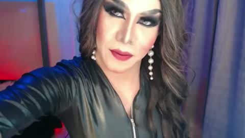 CUMMELA SLUTI online show from 10/25/25, 10:01