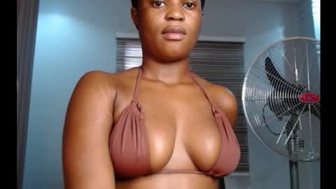 Snapshot of cum_ebony_petitxx chatting on 09/12/25, 07:30 cath online show from 09/12/25, 07:30