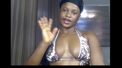 Snapshot of cum_ebony_petitxx chatting on 10/19/25, 07:31 cath online show from 10/19/25, 07:31
