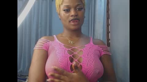 Snapshot of cum_ebony_petitxx chatting on 06/15/26, 06:59 cath online show from 06/15/26, 06:59