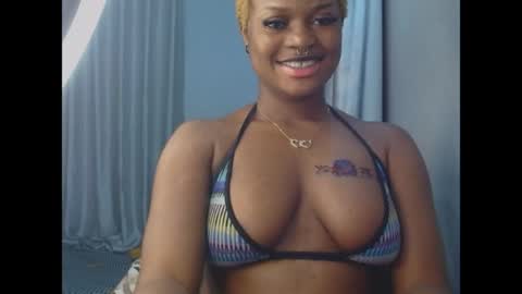 Snapshot of cum_ebony_petitxx chatting on 06/17/26, 06:27 cath online show from 06/17/26, 06:27