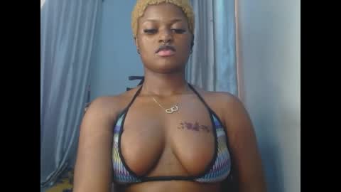 Snapshot of cum_ebony_petitxx chatting on 06/18/26, 09:14 cath online show from 06/18/26, 09:14