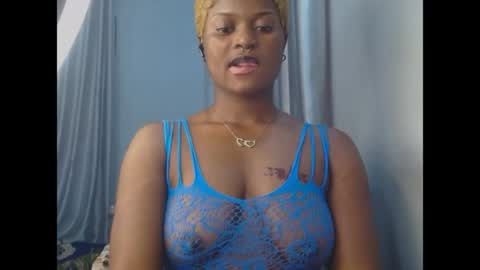 Snapshot of cum_ebony_petitxx chatting on 06/19/26, 06:40 cath online show from 06/19/26, 06:40