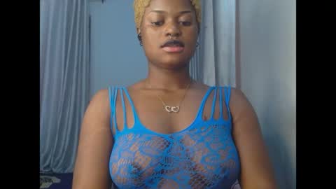 Snapshot of cum_ebony_petitxx chatting on 06/20/26, 06:38 cath online show from 06/20/26, 06:38
