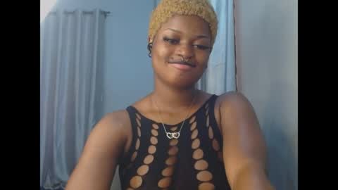 Snapshot of cum_ebony_petitxx chatting on 06/23/26, 06:44 cath online show from 06/23/26, 06:44