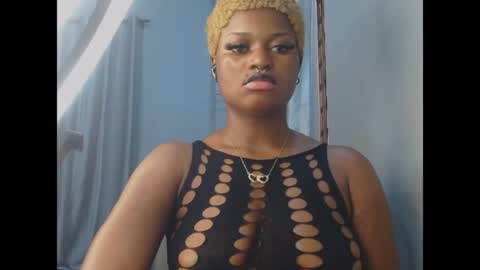 Snapshot of cum_ebony_petitxx chatting on 06/24/26, 06:45 cath online show from 06/24/26, 06:45