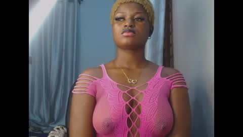 Snapshot of cum_ebony_petitxx chatting on 06/25/26, 07:02 cath online show from 06/25/26, 07:02