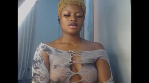 Snapshot of cum_ebony_petitxx chatting on 06/29/26, 10:15 cath online show from 06/29/26, 10:15